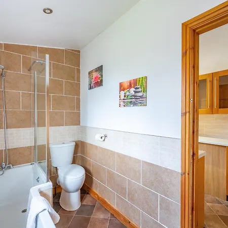 *ra98bl* For Your Relaxed & Cosy + Free Parking + Free Fast Wifi * Homestay Leeds (West Yorkshire)