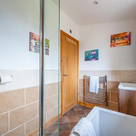 *ra98bl* For Your Relaxed & Cosy + Free Parking + Free Fast Wifi * Homestay *