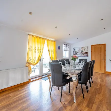 *ra98bl* For Your Relaxed & Cosy + Free Parking + Free Fast Wifi * Leeds (West Yorkshire)