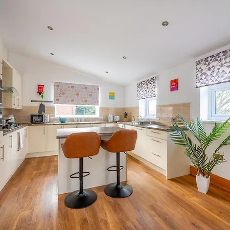 Homestay *ra98bl* For Your Relaxed & Cosy + Free Parking + Free Fast Wifi * Leeds (West Yorkshire)