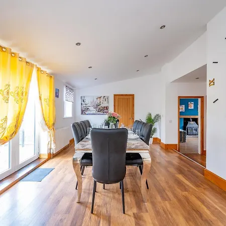 *ra98bl* For Your Relaxed & Cosy + Free Parking + Free Fast Wifi * Privatunterkunft